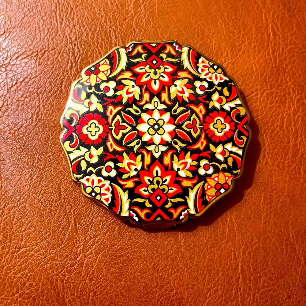 Stratton vintage 1940-1950s compact